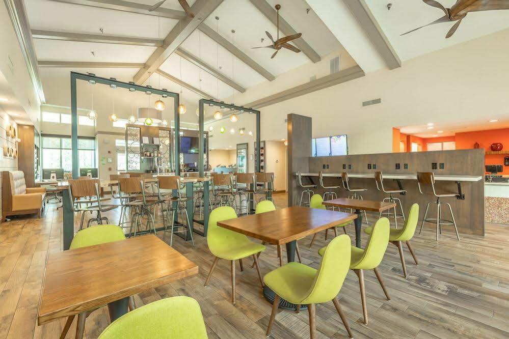 Holiday Inn Hotel And Suites Peachtree City By Ihg Esterno foto